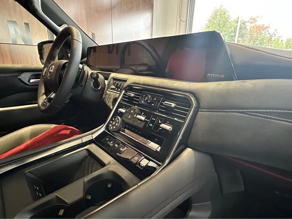 2026 Nissan Armada 4x4 NISMO image indicator(10)