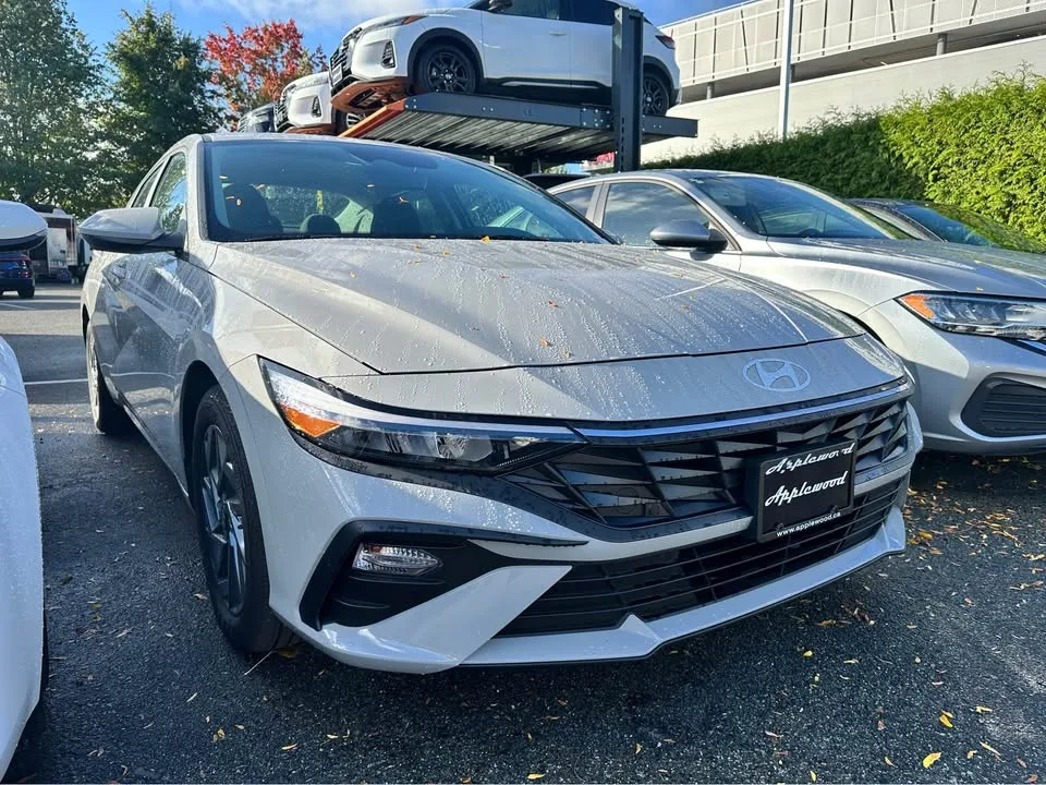 2025 Hyundai Elantra image indicator(3)