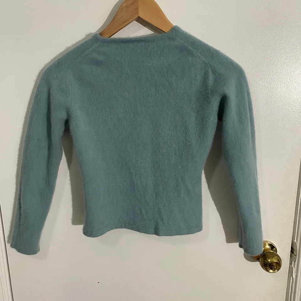 Cashmere Vintage Long Sleeve Knit Sweater image indicator(3)