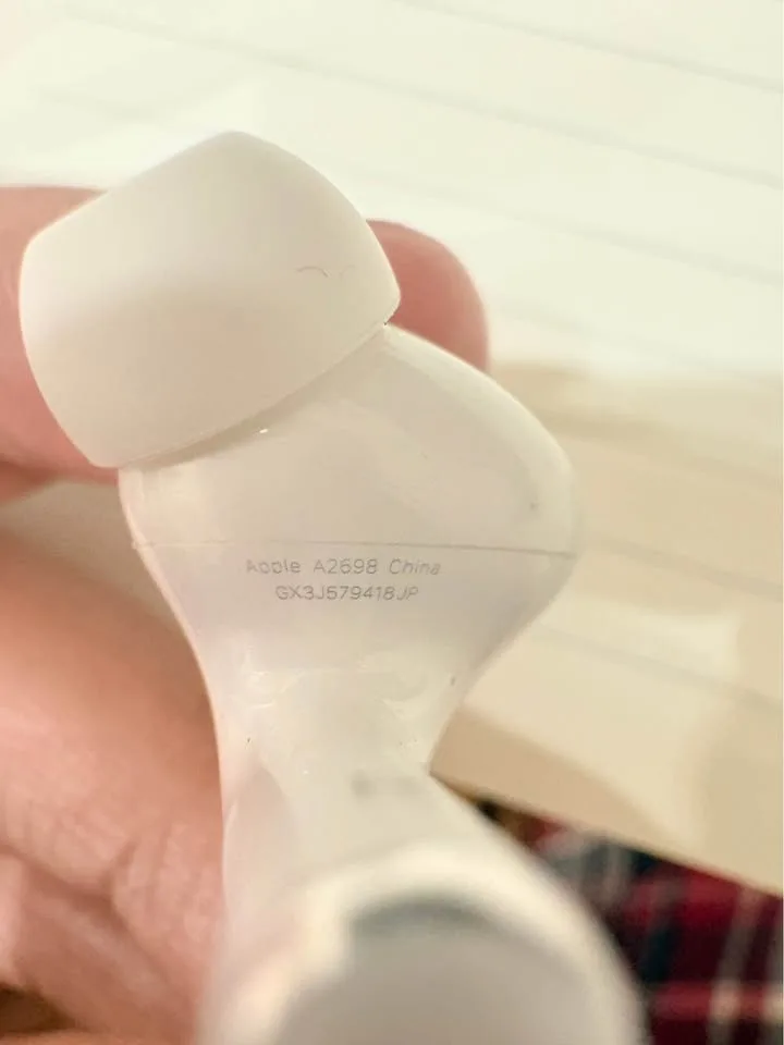 Right Apple pro Earbud image indicator(3)