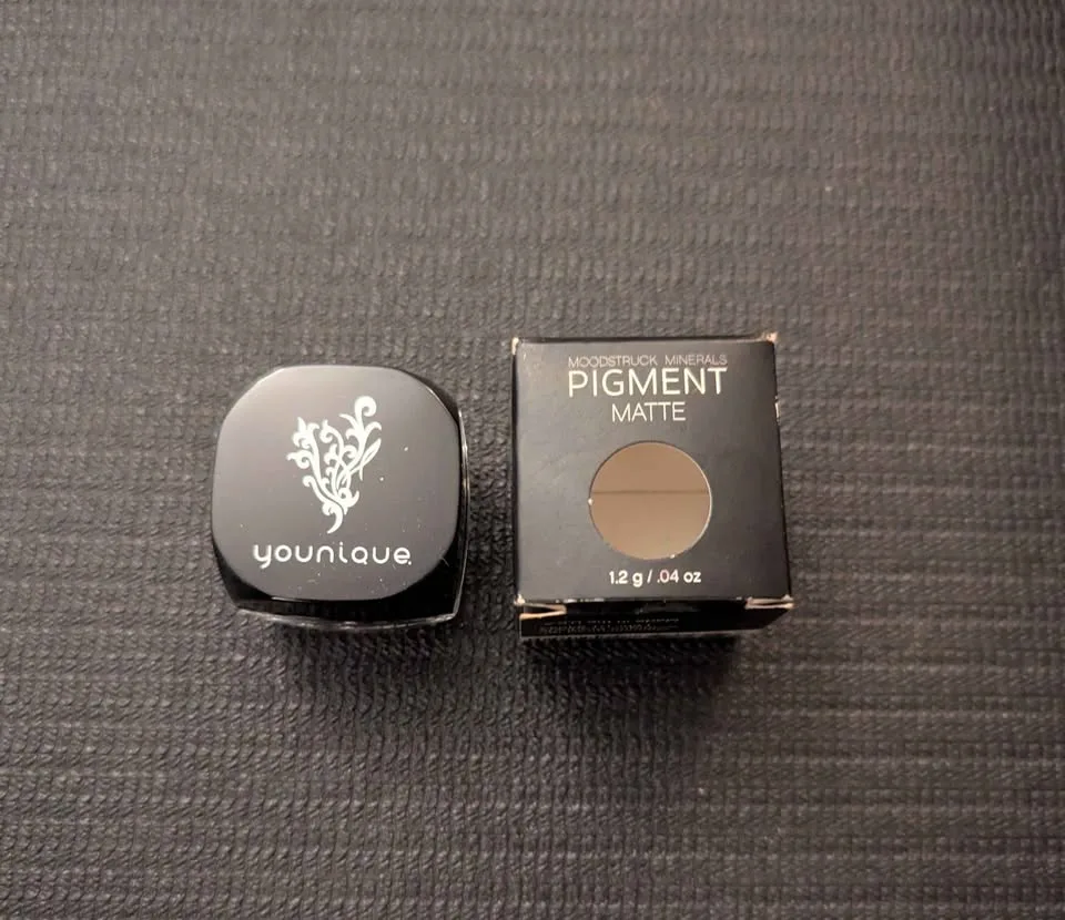 Never Used - Younique Moodstruck Mineral Pigment - Corrupted image indicator(2)