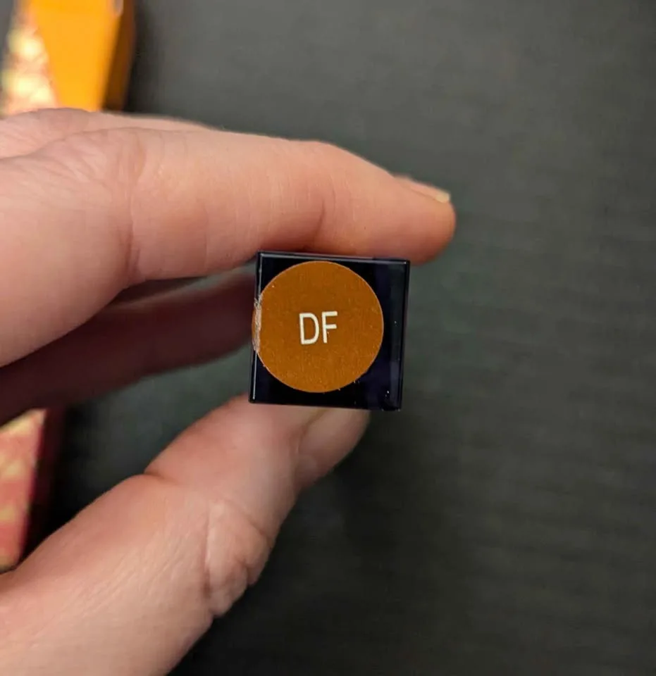 New - Hola Neon Velvet Liquid Lipstick - Matte, Long Lasting image indicator(2)