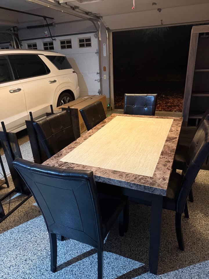 Dining room table - photo 2