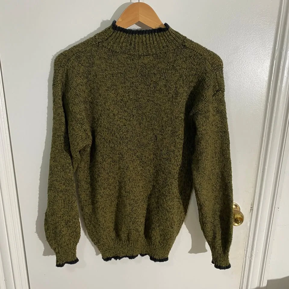 Vintage mock neck sweater image indicator(2)