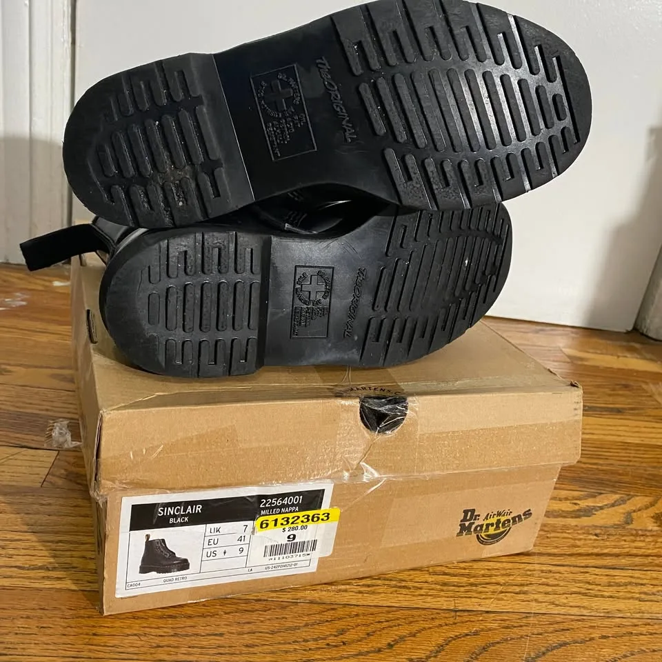 Dr Martens Sinclair Black size 9 womens image indicator(2)