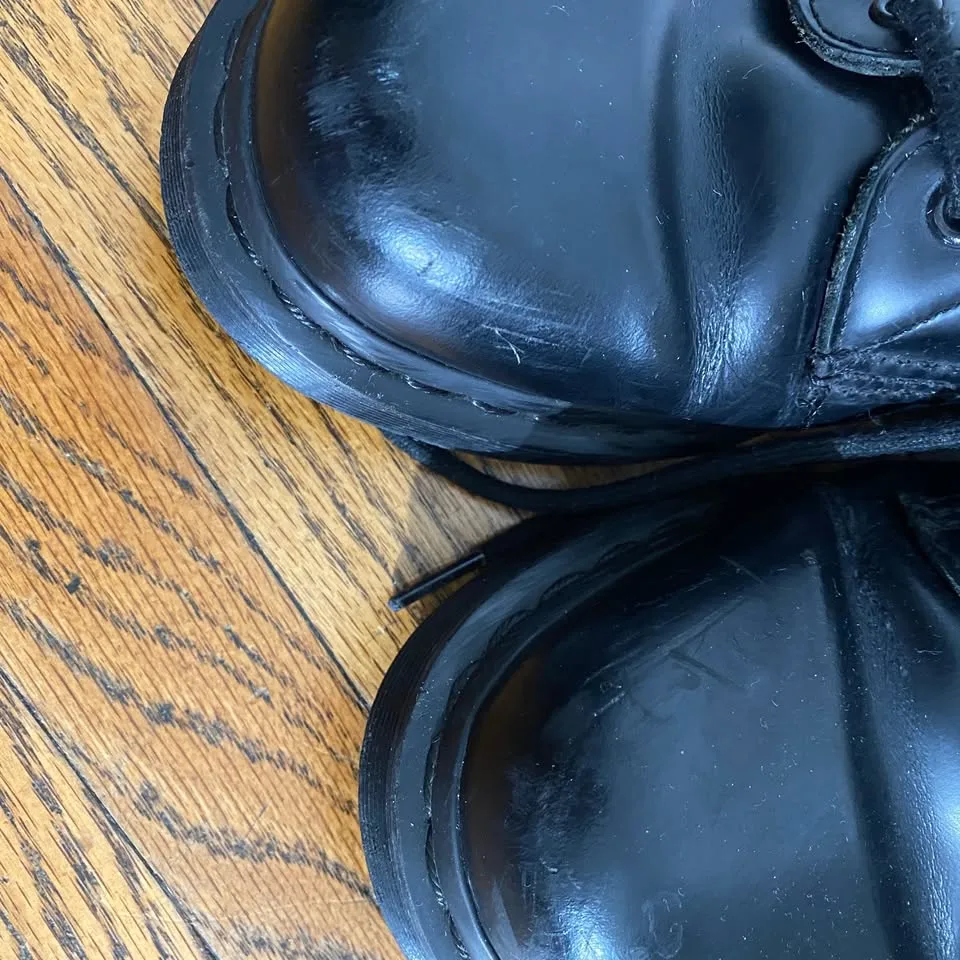 Dr Martens Sinclair Black size 9 womens image indicator(4)