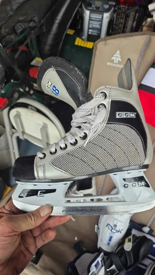 Kids hockey gear image indicator(7)