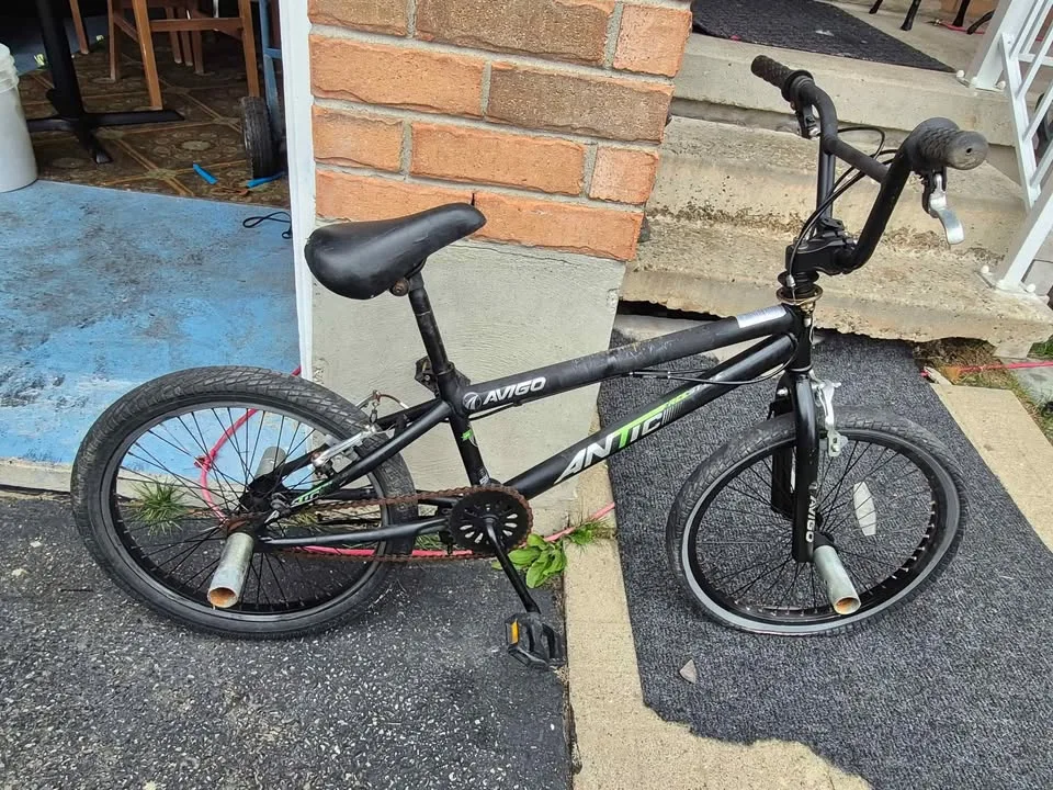 Stunt bike i guess u call il image indicator(2)