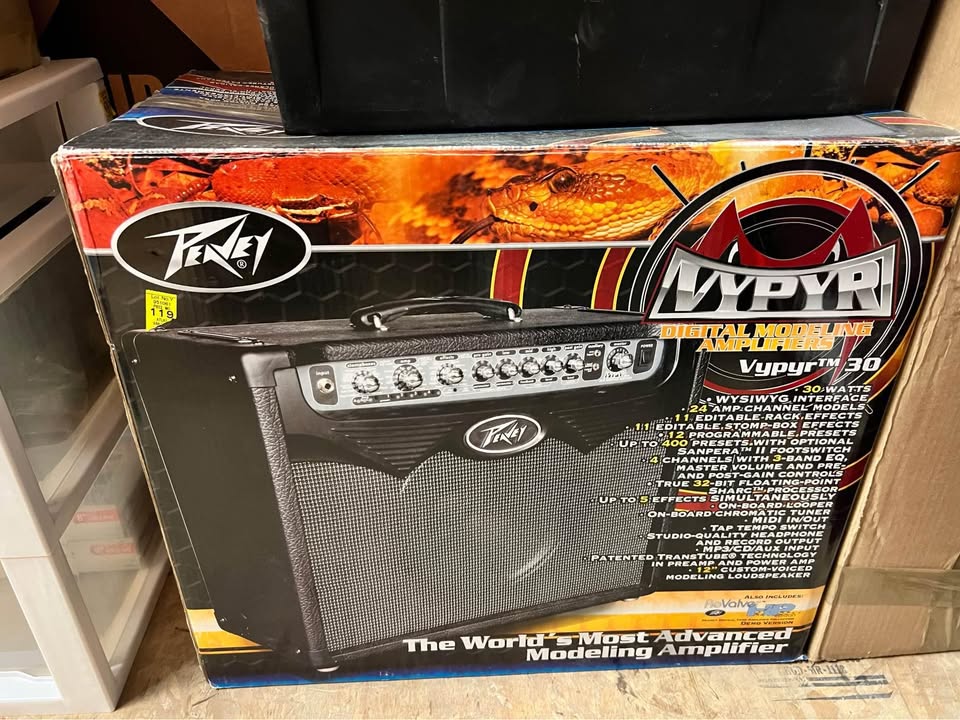 Guitar/Bass Peavy Amplifier