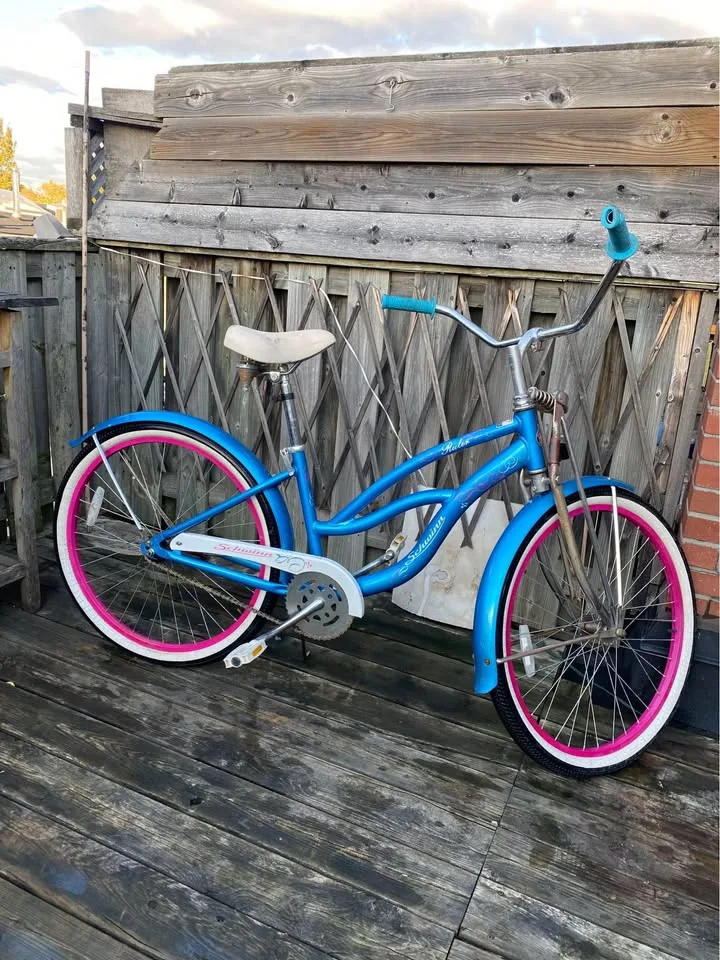Schwinn Ruler Cruiser Bike – Blue & Pink