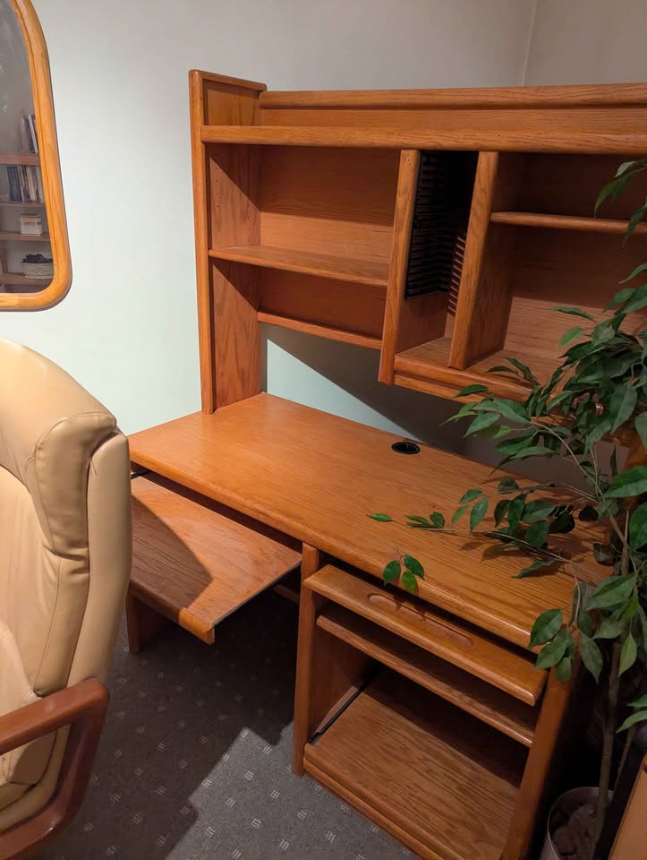 Desk with 2 retractable tables with chair yes it's available - photo 3