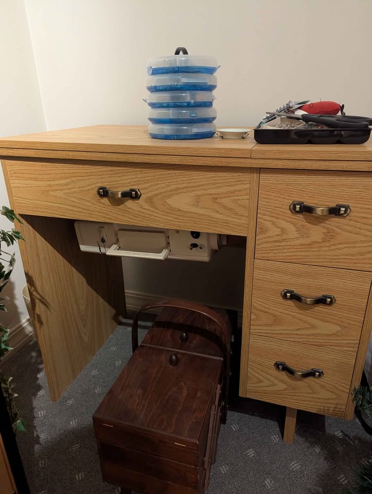 Kenmore sewing machine with table model [hidden information] yes - photo 2
