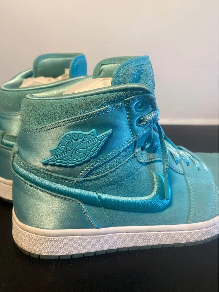 Women’s “Season of Her - Aqua” Air Jordan 1s – Size US 9 image indicator(2)