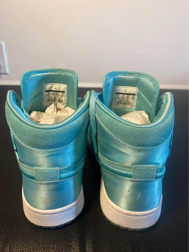 Women’s “Season of Her - Aqua” Air Jordan 1s – Size US 9 image indicator(6)