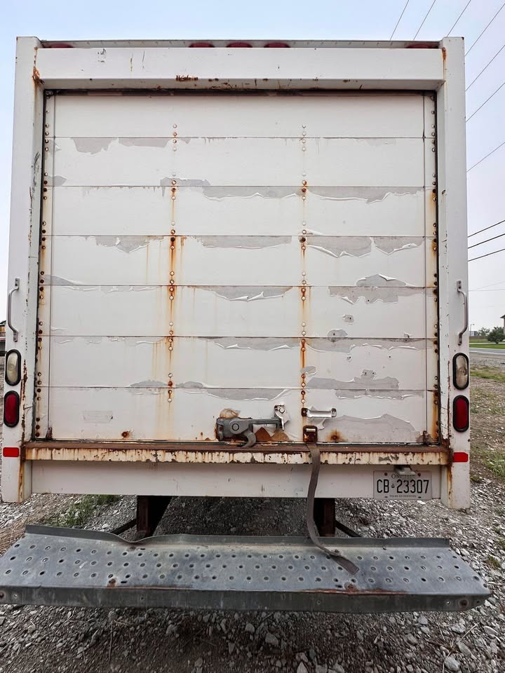 2005 Ford E-450 Box Truck - Excellent Condition - photo 4