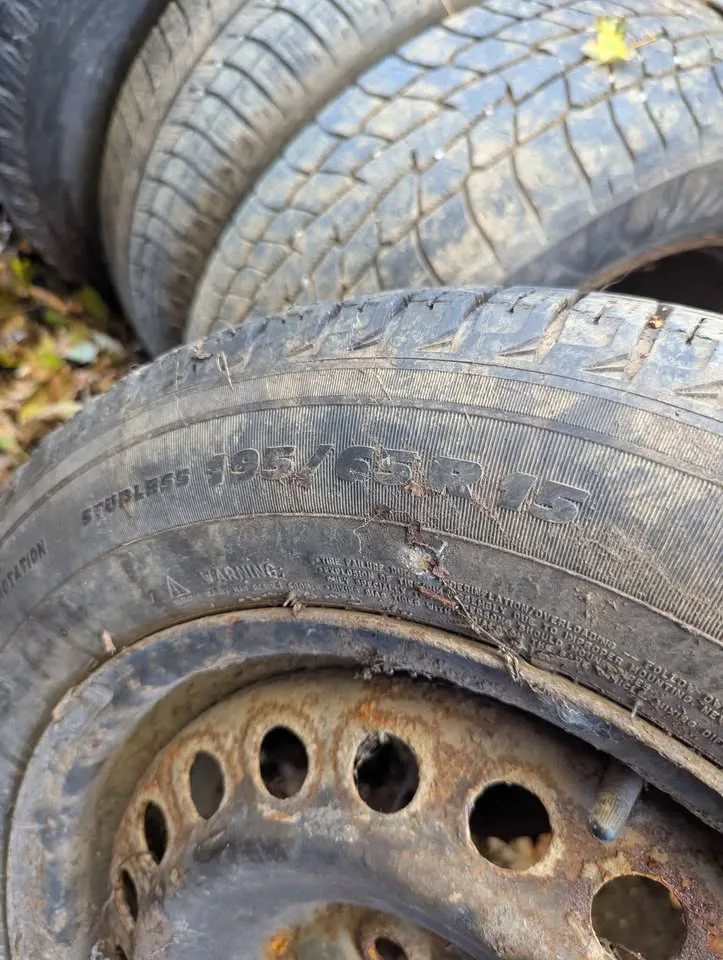 Tires and wheels $800 or best offer image indicator(2)