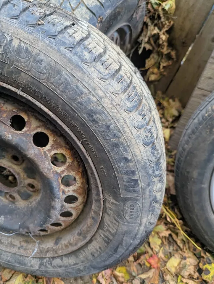 Tires and wheels $800 or best offer image indicator(3)