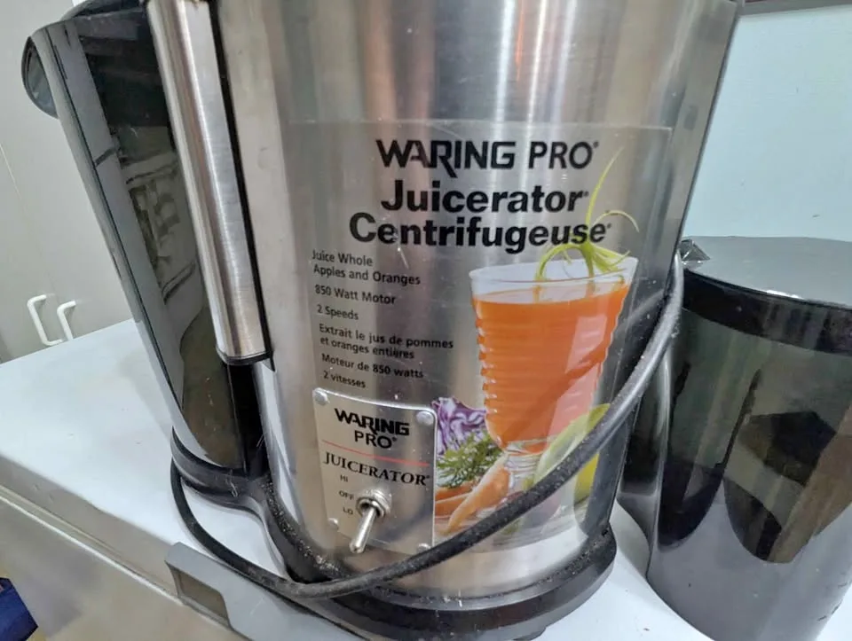 Waring Pro Juicerator Centrifugal Juicer Brand New $200