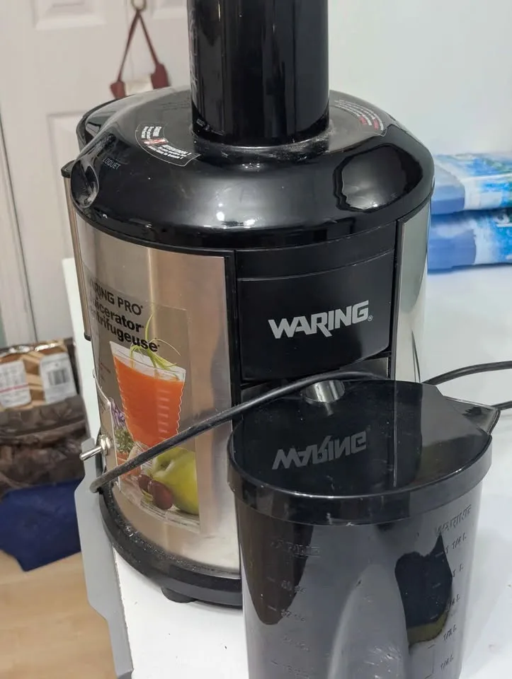Waring Pro Juicerator Centrifugal Juicer Brand New $200 image indicator(2)