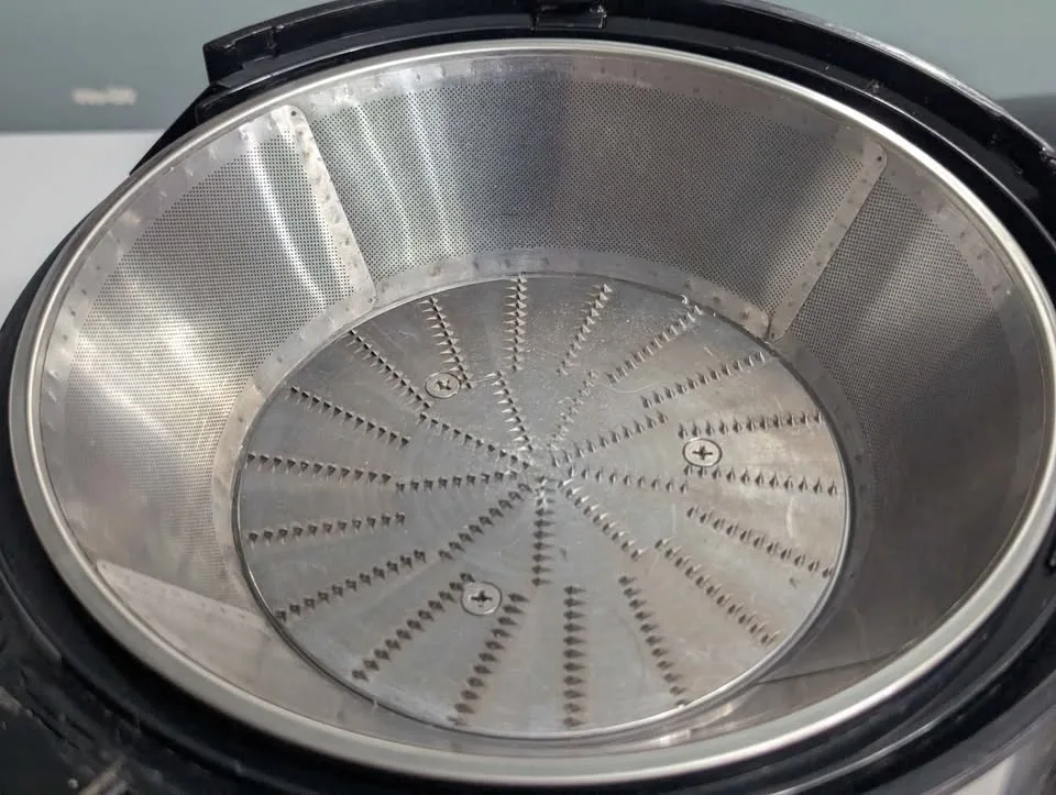 Waring Pro Juicerator Centrifugal Juicer Brand New $200 image indicator(3)