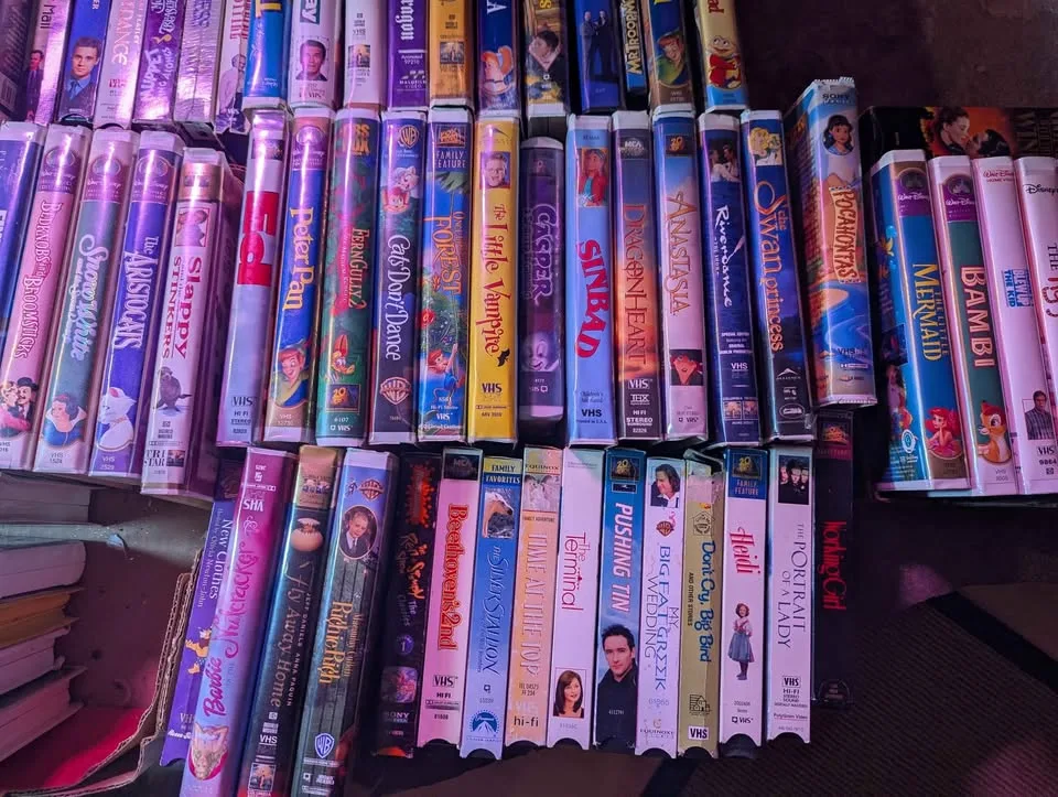 VHS Movies Huge Lot of Disney & Family Movies image indicator(5)