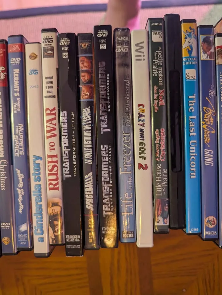 VHS Movies Huge Lot of Disney & Family Movies image indicator(10)