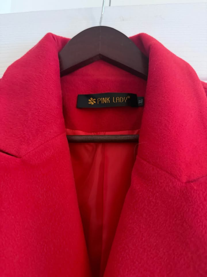 Red women’s coat - photo 2