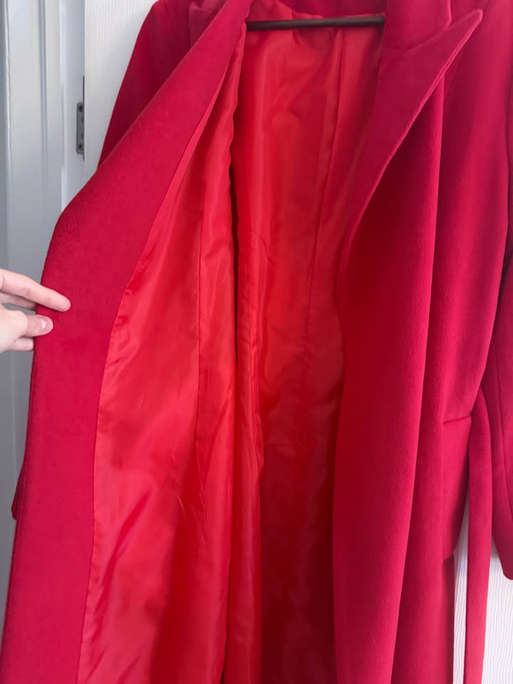 Red women’s coat - photo 3