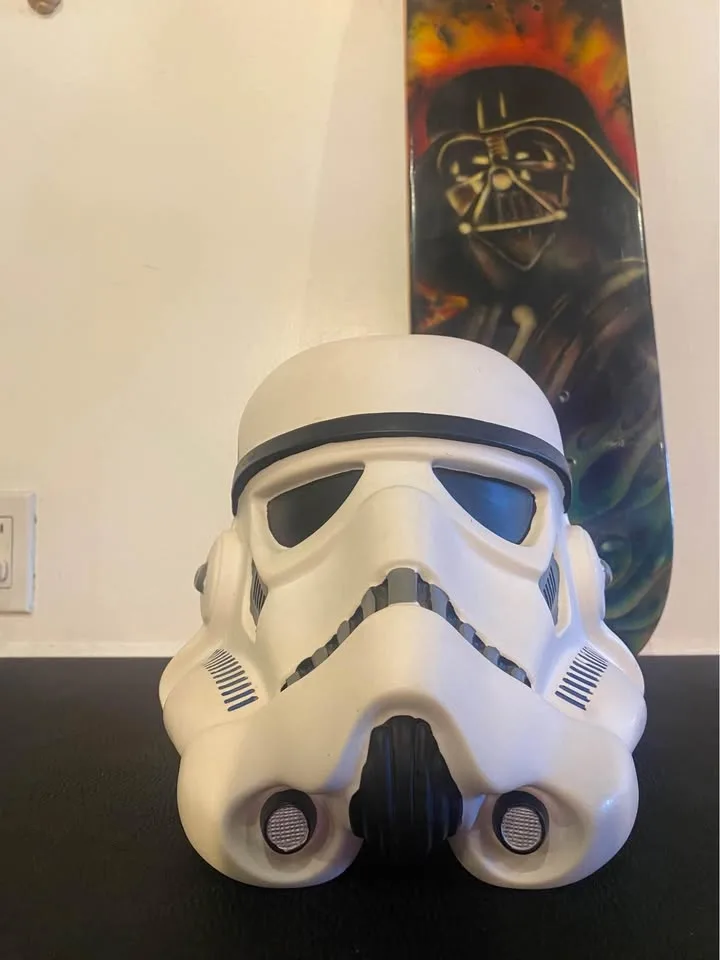 Disney Star Wars Stormtrooper Money Box & Skateboard image indicator(2)