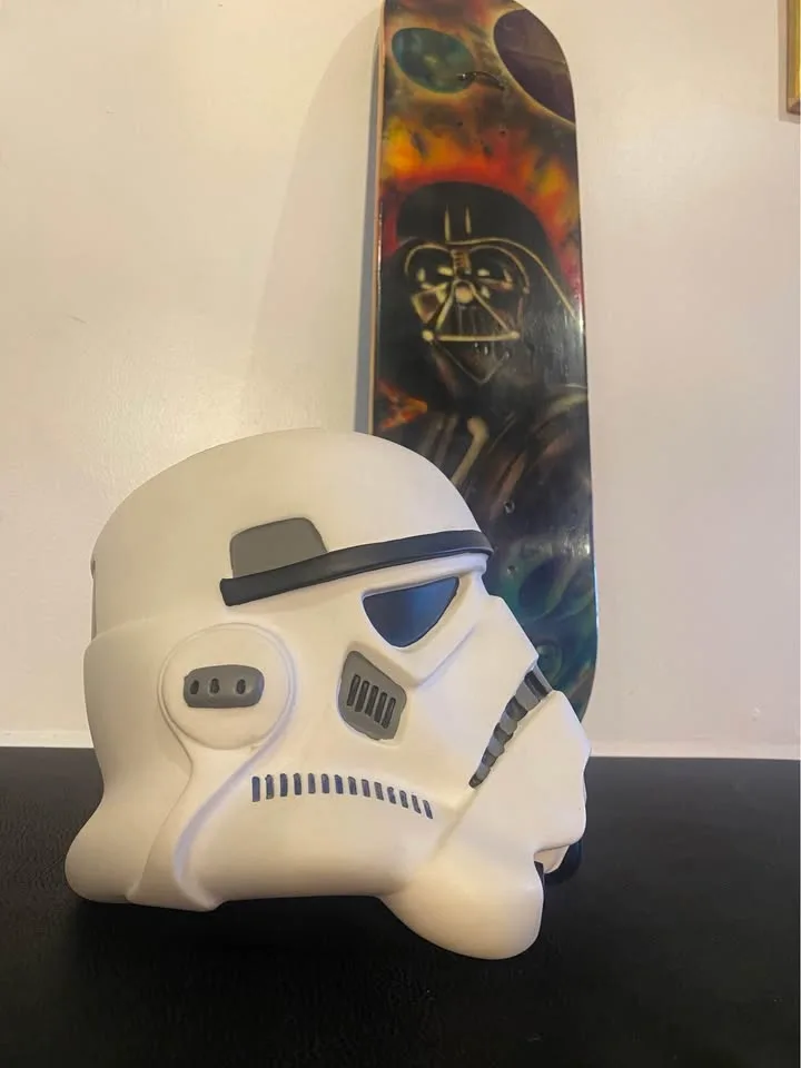 Disney Star Wars Stormtrooper Money Box & Skateboard image indicator(3)