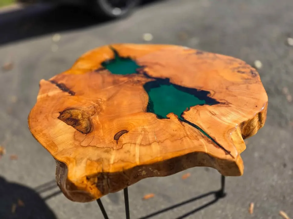 Magnificent Maple Transparent Jade Side Table image indicator(2)