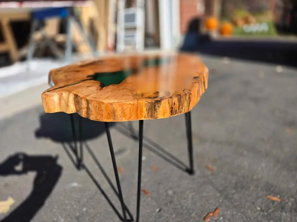 Magnificent Maple Transparent Jade Side Table image indicator(9)