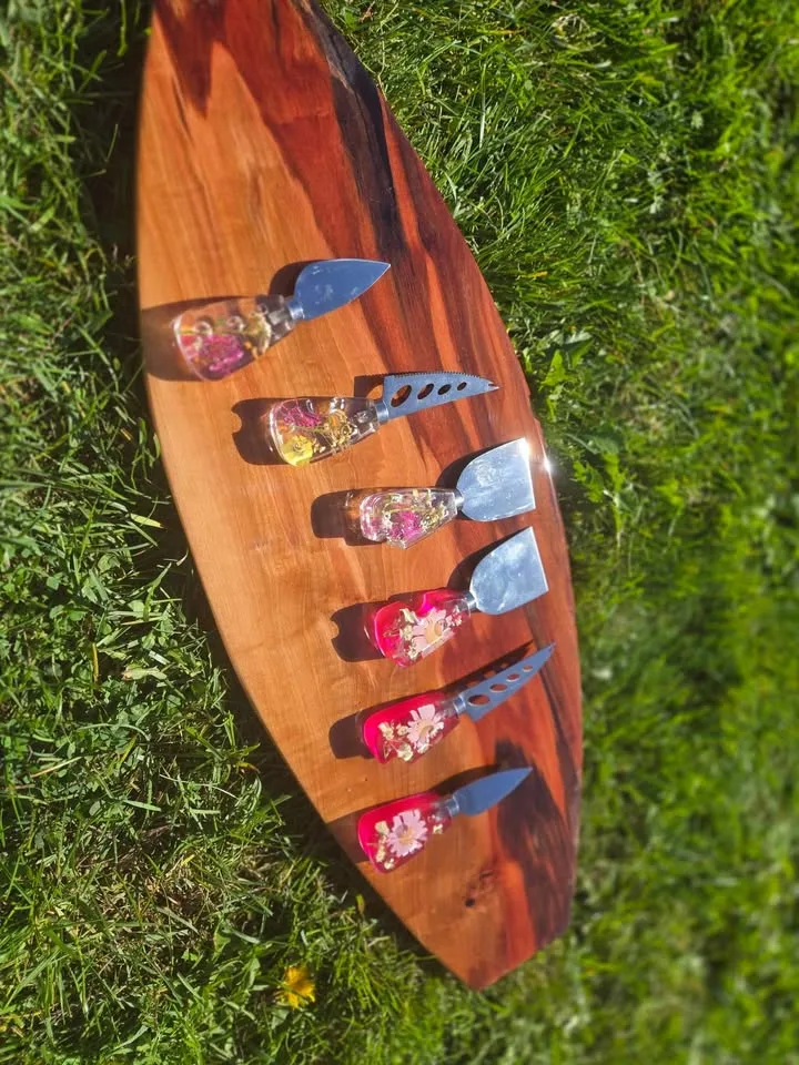 Snack Bold This holiday season – On a Board That’s Yours! image indicator(3)