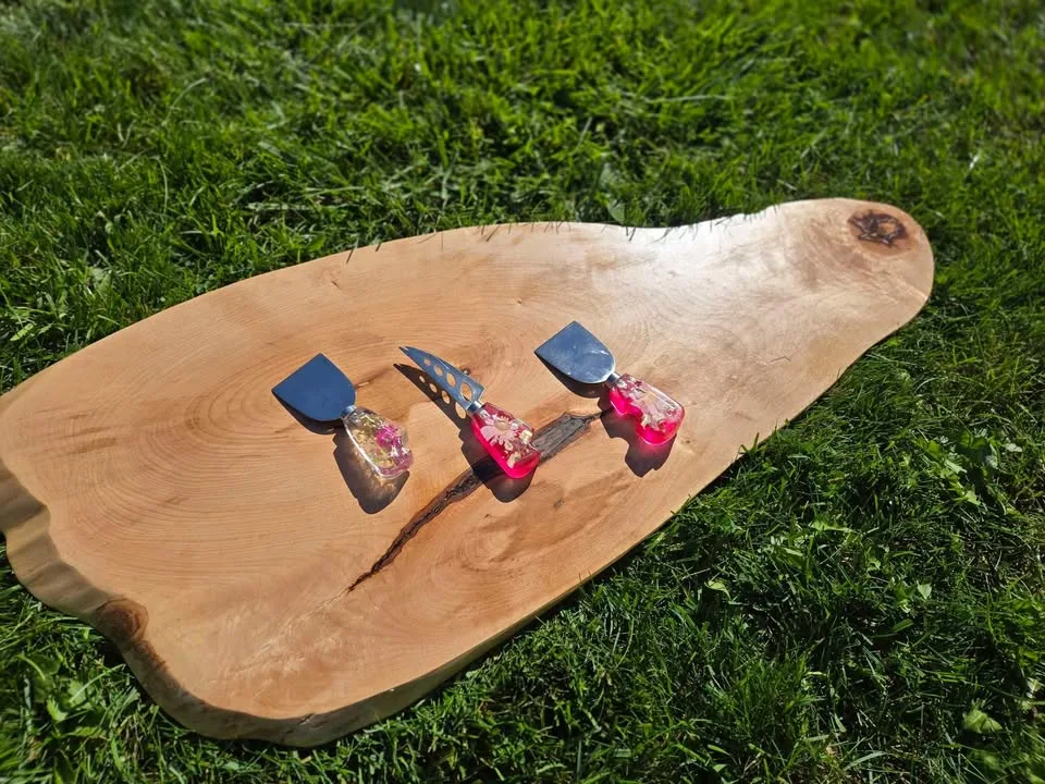 Snack Bold This holiday season – On a Board That’s Yours! image indicator(7)