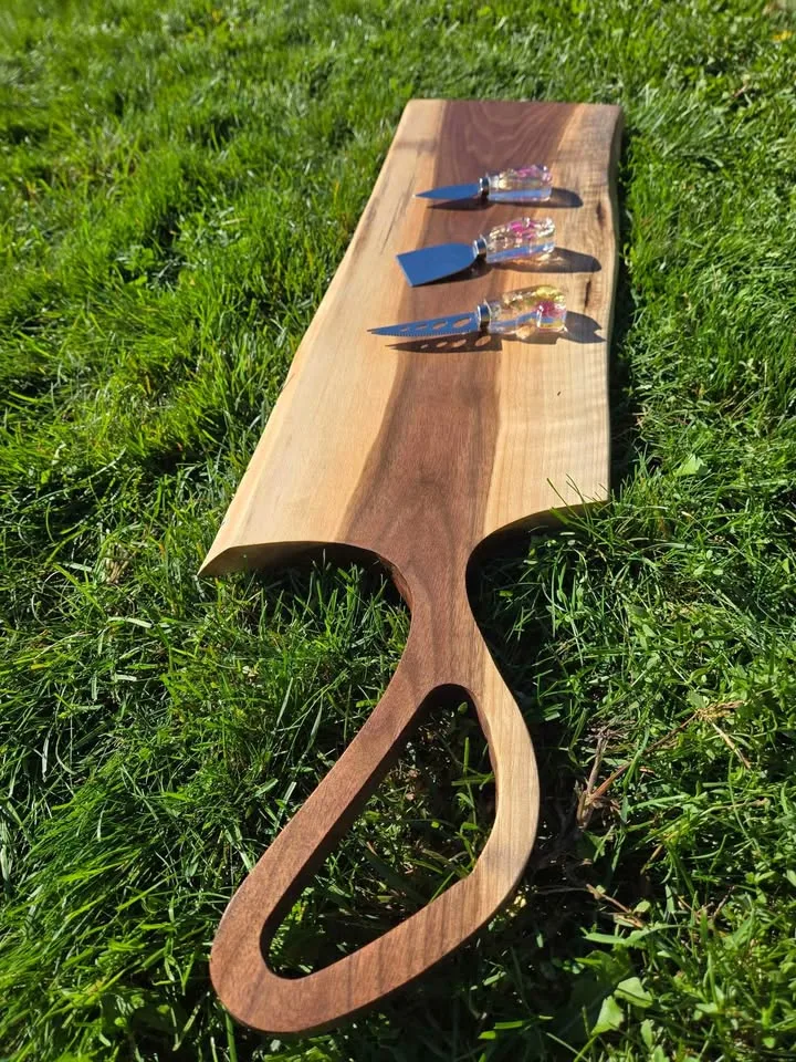 Snack Bold This holiday season – On a Board That’s Yours! image indicator(9)