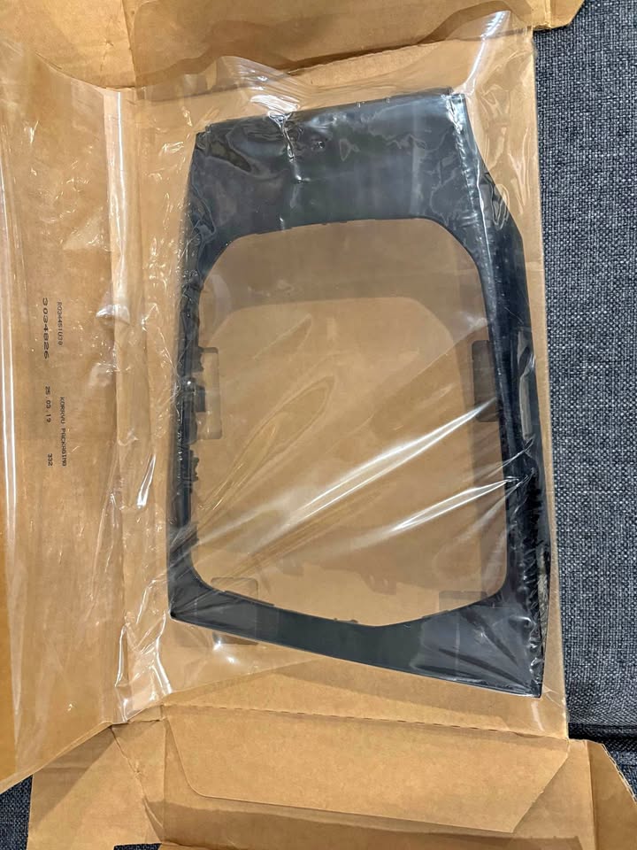 2019 Bmw 3 series OEM center control trim