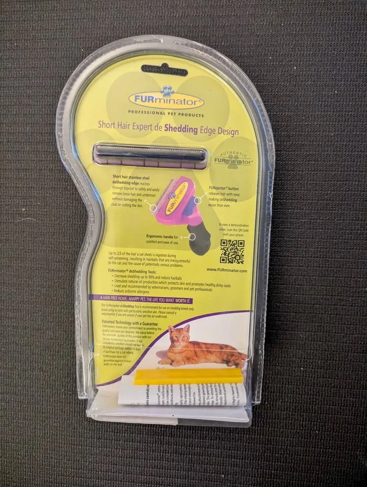 New - Large-sized FURminator for short-haired cats image indicator(2)