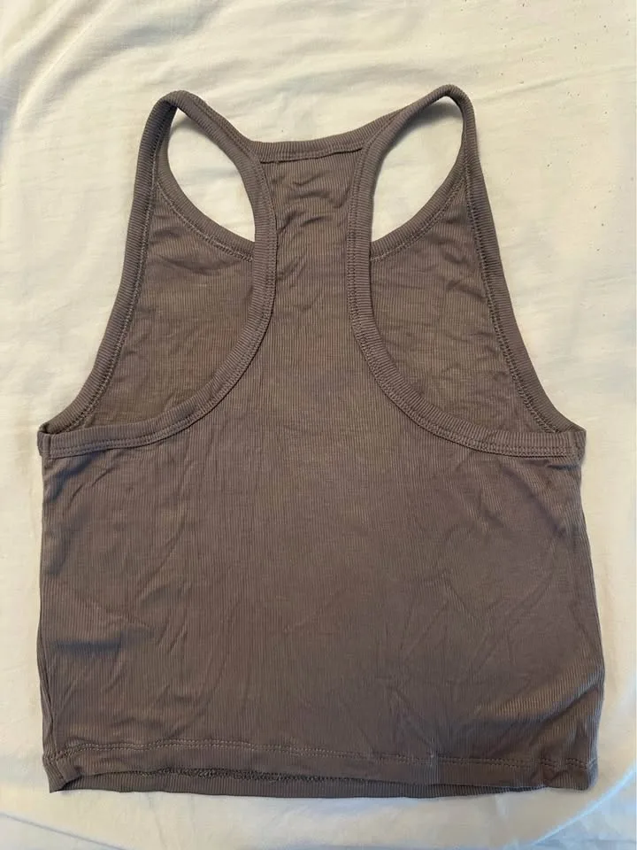 Aritzia Sunday Best Cropped Ribbed Tank Top image indicator(3)