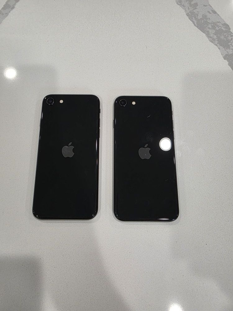 Lot Of 2 Iphone SE 64GB Unlocked - photo 4