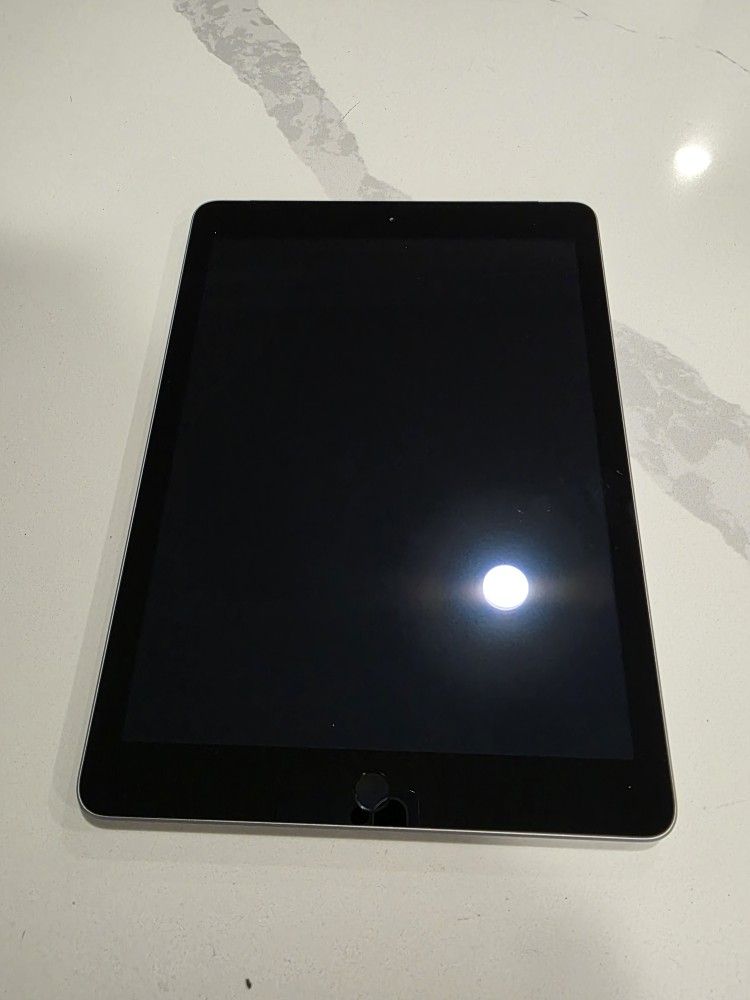 Ipad 5th Gen 32GB Wifi Cellular - photo 3