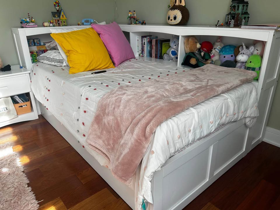 🛏️ Cama Twin con repisa – ¡Como nueva! Twin Bed with Matching Sh - photo 4
