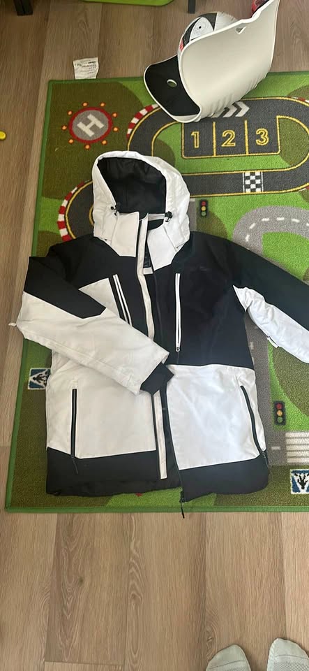 Snow jacket