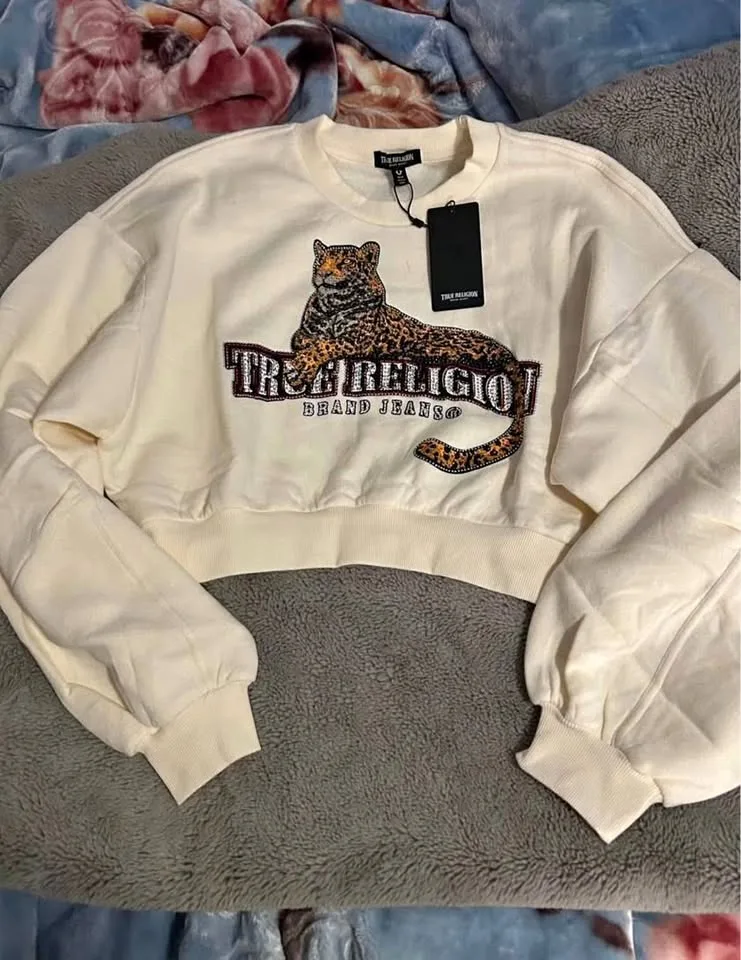 💎 True Religion Rhinestone Sweatshirt – Size M (NWT) 💎
