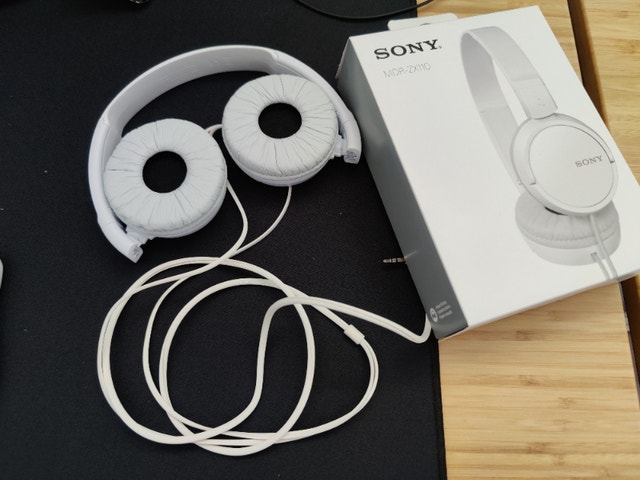 Sony MDR-ZX110 On-ear Headphones - photo 4