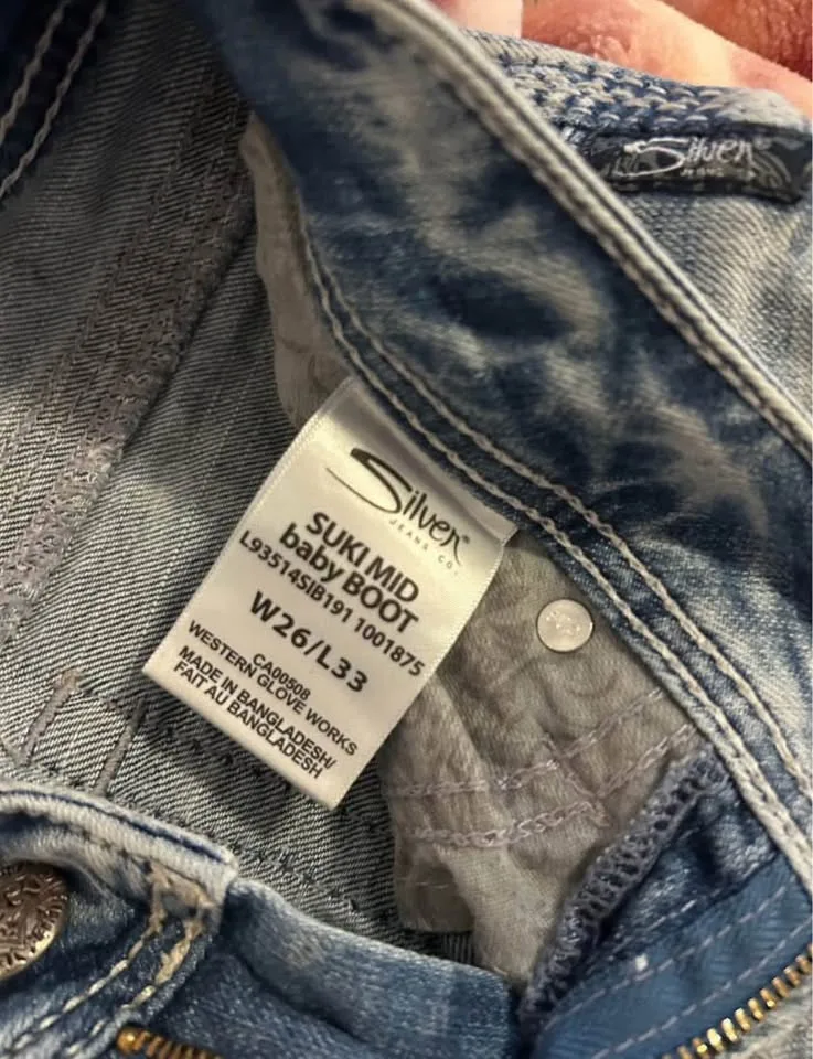 Women’s silver jeans image indicator(3)