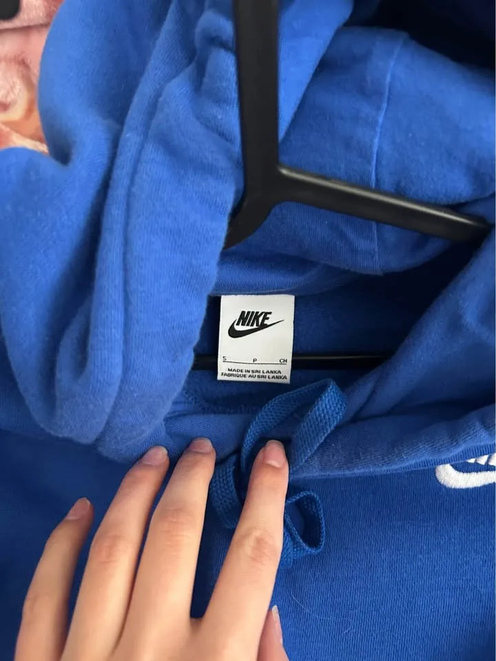 Nike hoodie image indicator(2)