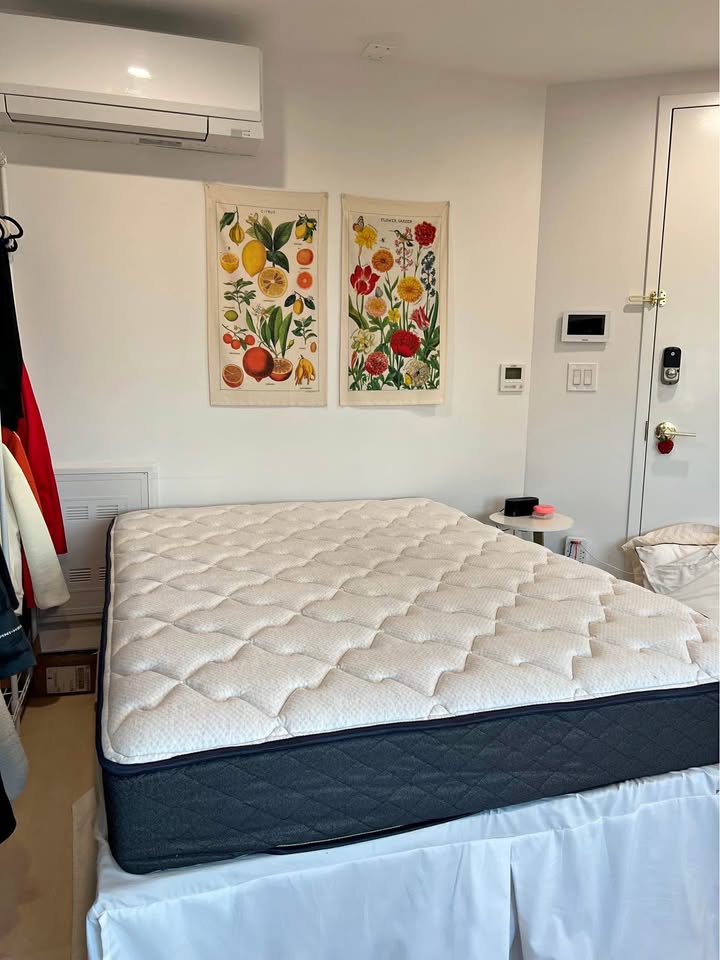 Full Size Bed with Raised bed frame (pillows and comforter too!)