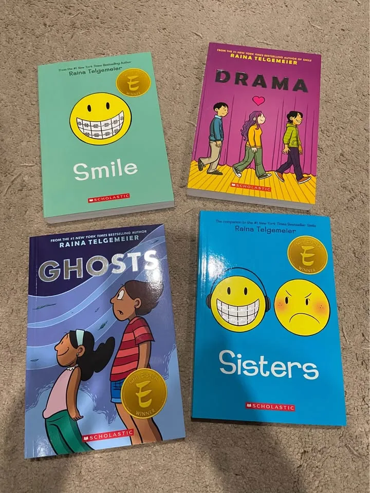 The Baby-Sitters Club & Raina Telgemeier Book Collection image indicator(5)