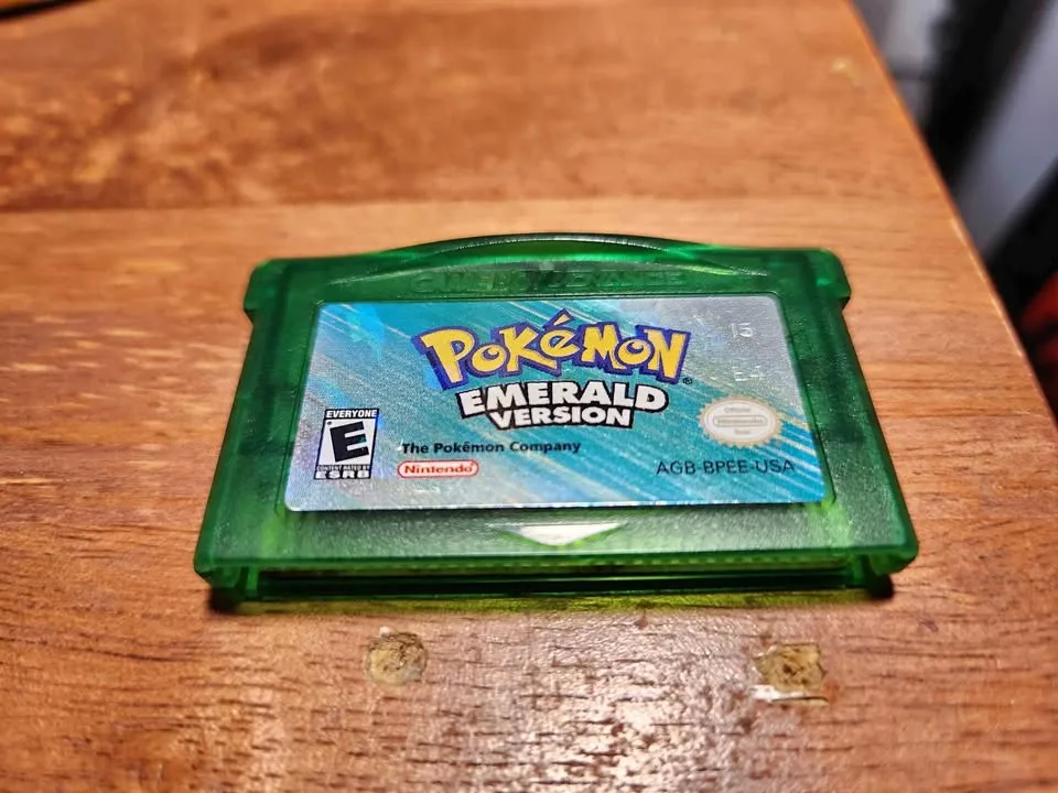 Pokémon Emerald Version (GBA) - New Battery - Excellent thumbnail