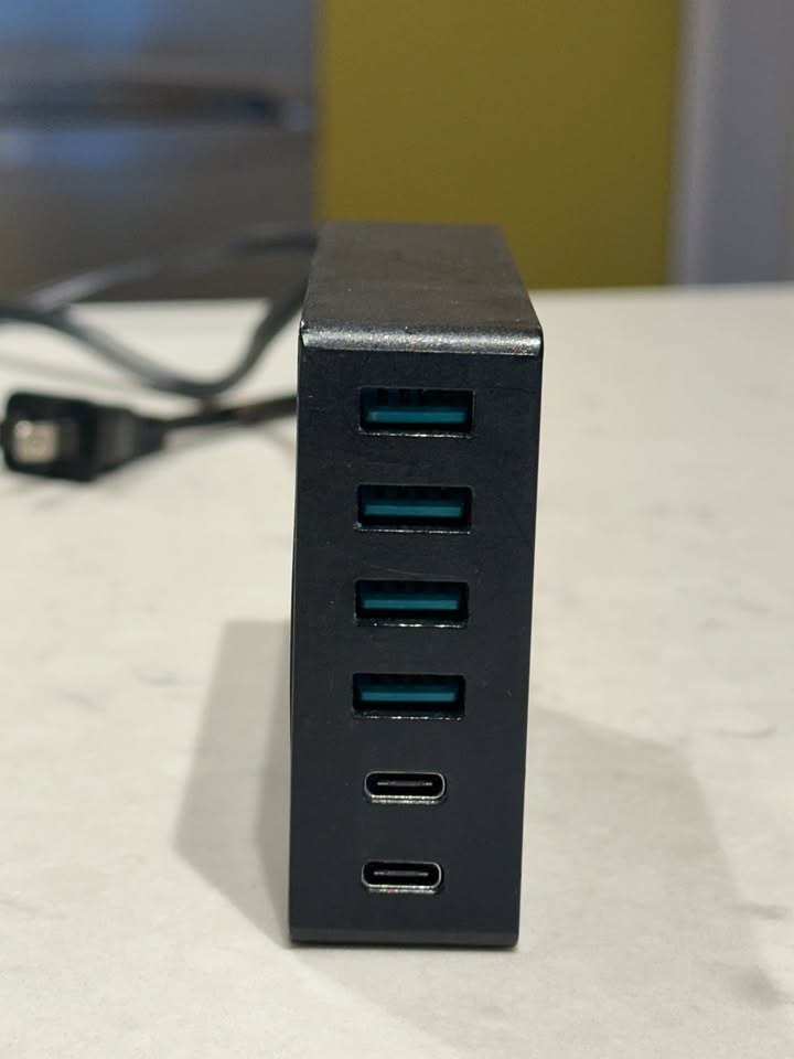 Aukey 6-Port USB Charging Station - photo 2